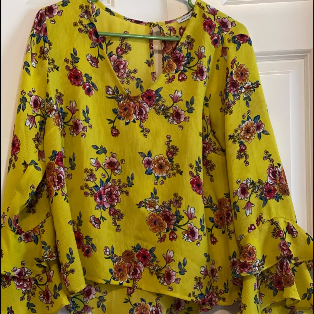 Beautiful yellow blouse